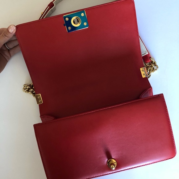 Chanel boy flap cube medium red bag - Picture 6 of 7